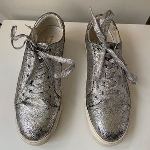 Kenneth Cole Kam Platform Silver Leather Sneaker